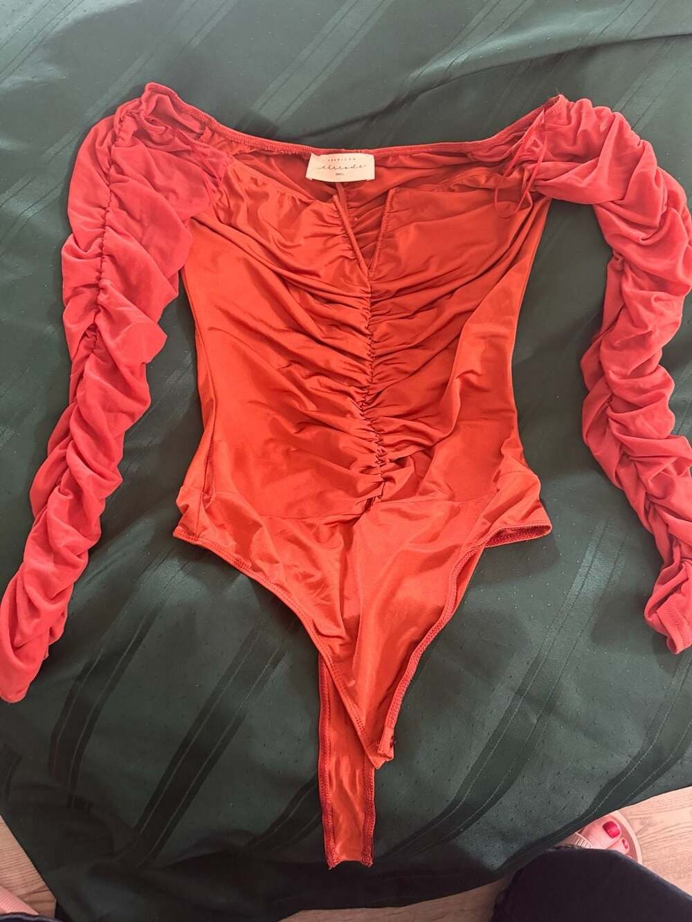 American Threads Ruched Off-The-Shoulder Long Sleeve Bodysuit Red Size Small
